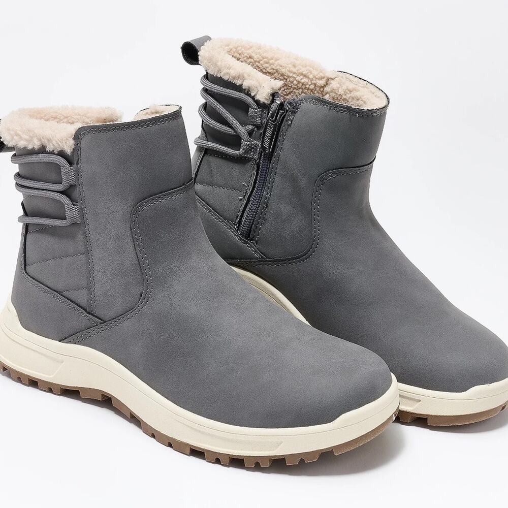 Khombu Sarah Water Repellent Ankle Boots Size 8